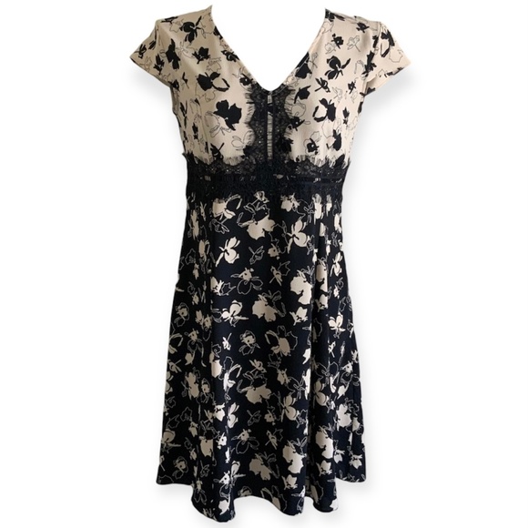 Motivi Dresses & Skirts - Motivi Italy Fit & Flare Bohemian Floral Lace dress size M